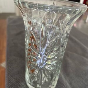 Vintage Clear Glass Vase 7" Tall. Starburst Daisy Pattern.